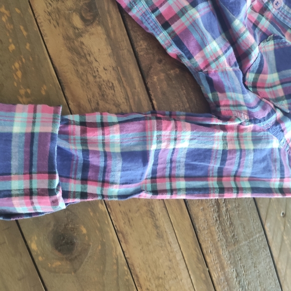 Button Down Shirt Size S - Picture 4 of 6